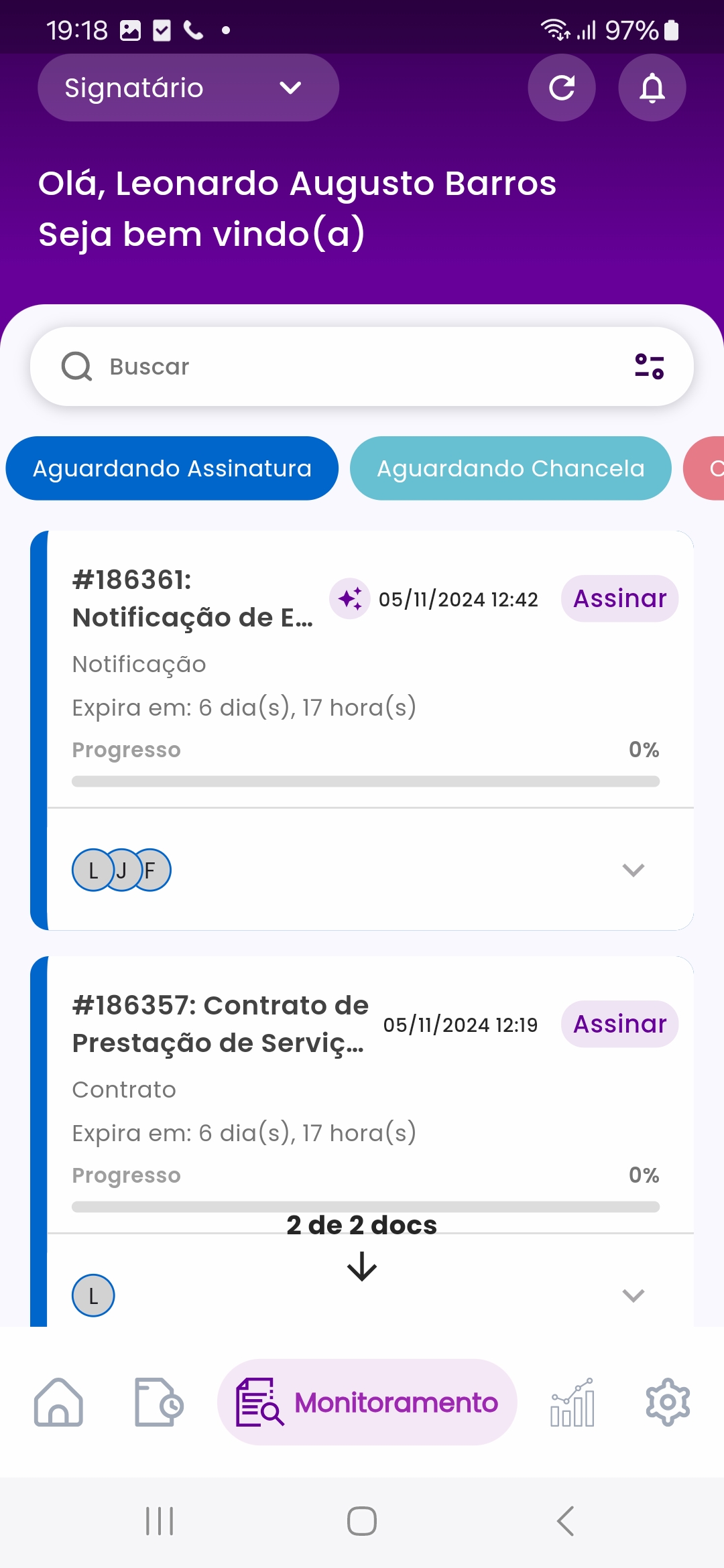 Tela do ElevaSign com busca, filtros e status dos documentos.